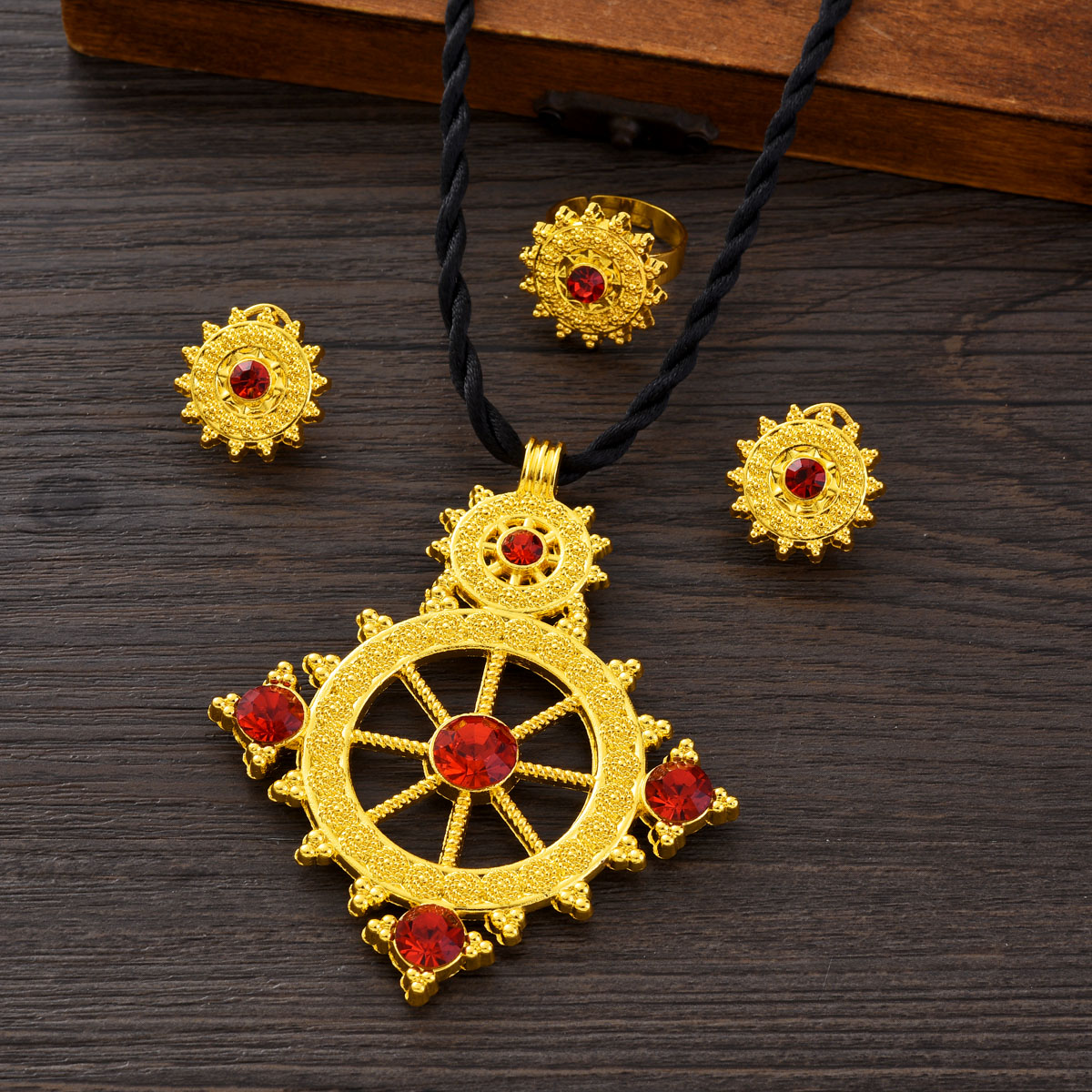 Dubai Afrika Goldene Farbe Coo – Ethnic Fashion In Dubai Bewertung und Preis